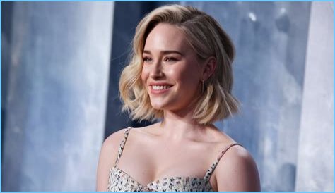 Molly Noblitt 2024: A Rising Star In The Spotlight